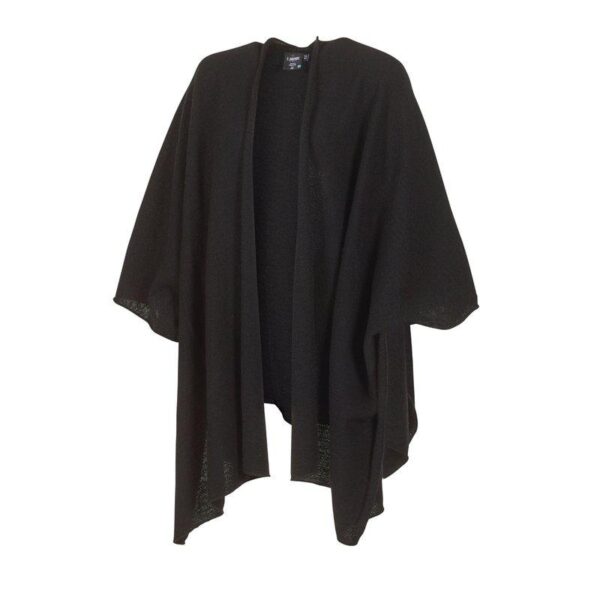 Nitta poncho van 100% wol zwart